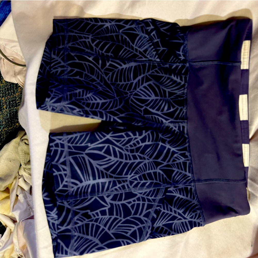 LULULEMON Navy Patterned Biker Shorts..Size 4
